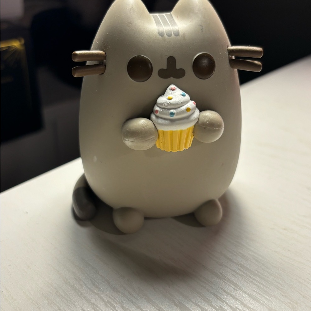 Pusheen Cream and Brown Cat Toy with Cupcake